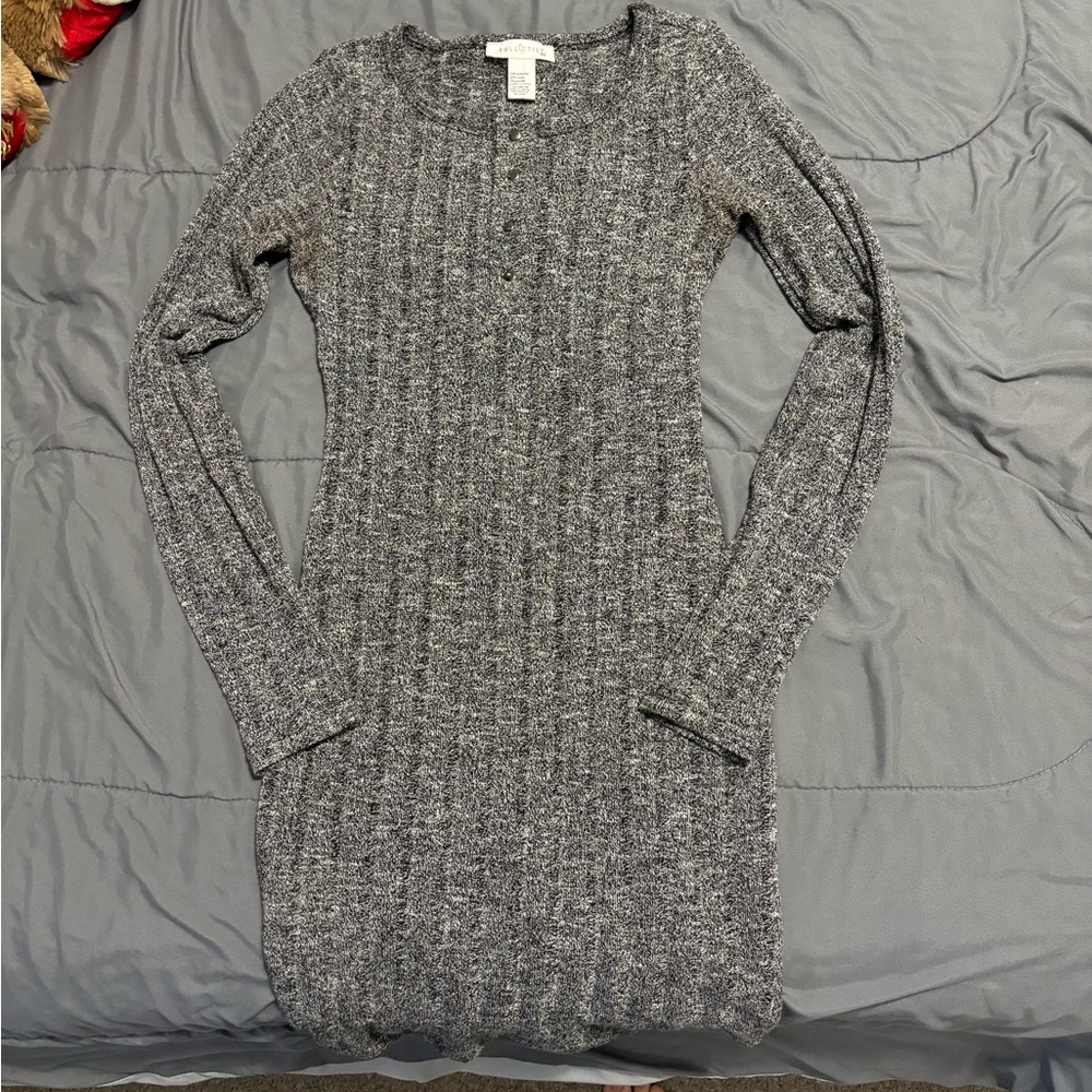 Size small, long sleeve sweater dress. Tight fit, mid thigh length.